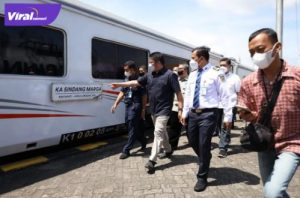Gubernur Sumsel H Herman Deru melakukan Peninjauan Infrastruktur Stasiun Kereta Api Kertapati bertempat di Stasiun Kereta Api Kertapati Palembang, Jumat (8/4/2022). Foto : viralsumsel.com/win