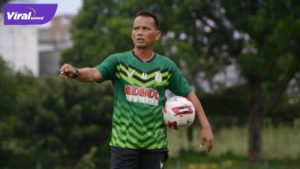 Pelatih Ansyari Lubis dikabarkan tinggalkan PSMS Medan, Sabtu (9/4/2022). Foto : net