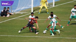 Pertandingan Tim U-19 Indonesia melawan tim senior Pohang Steelers FC di Stadion Gyeongsan, Daegu, Korea Selatan, Sabtu (9/4/2022). Foto : pssi