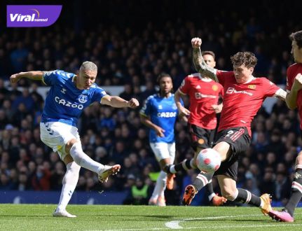 Pertandingan Manchester United versus Everton di Goodison Park, pada Sabtu (9/4/2022) malam WIB. Foto : ig everton