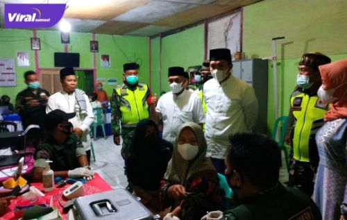 Bupati Ogan Ilir, Panca Wijaya Akbar SH Safari Ramadhan di Masjid Istiqomah, Desa Talang Dukun, Kec Sungai Pinang, Sabtu, (9/0l4/2022). Foto : viralsumsel.com/jun