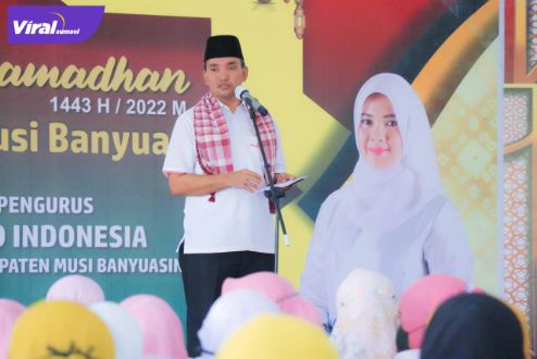 Plt Bupati Muba Beni Hernedi SIP menyapa masyarakat Kecamatan Jirak Jaya di Masjid Jamik Al-Ikhlas, Dusun I Desa Jembatan Gantung, Selasa (12/4/2022). Foto : viralsumsel.com/dev