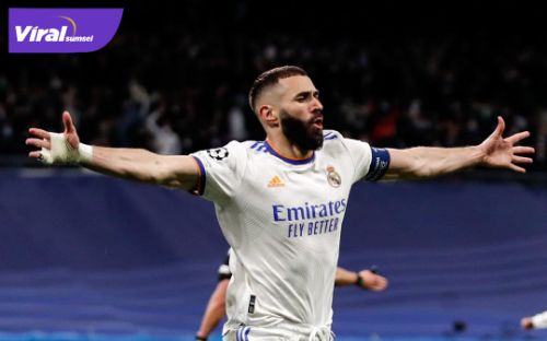 Penyerang Real Madrid, Karim Benzema selebrasi usai cetak gol ke kawang Chelsea pada leg kedua di Stadion Santiago Bernabeu, Madrid, Spanyol, Rabu (13/4/2022) dini hari tadi. Foto : ig real madrid