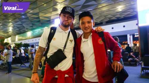 Pemain Timnas U-23 Marc Klok dan Syahrian Abumanyu. Foto : pssi