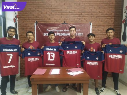 Para pemain Ex Simbels AFC usai teken kontrak. Foto : viralsumsel.com/ion