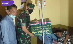 Komandan Kodim 0402/OKI, Letkol Inf Hendra Saputra, S.Sos.,M.M.,M.I.Pol di Klinik Benmari Group Desa Mesuji Raya Kabupaten OKI pada Rabu, (20/04/2022) malam. Foto : viralsumsel.com/fir