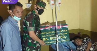 Komandan Kodim 0402/OKI, Letkol Inf Hendra Saputra, S.Sos.,M.M.,M.I.Pol di Klinik Benmari Group Desa Mesuji Raya Kabupaten OKI pada Rabu, (20/04/2022) malam. Foto : viralsumsel.com/fir