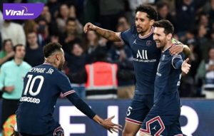 Penyerang PSG Lionel Messi selebrasi usai cetak gol ke gawang Lens, Minggu (24/4/2022) dini hari tadi. Foto : google