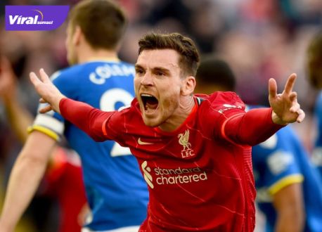 Andy Robertson penyerang Liverpool selebrasi usai bobol gawang Everton. Liverpool menang dengan skor 2-0 dalam derby Merseyside di Stadion Anfield, Liverpool, Inggris, Senin (25/4/2022) dini hari tadi. Foto : ig liverpool
