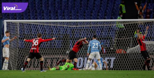 Sandro Tonali penyerang AC Milan selebrasi usai cetak gol ke gawang Lazio. AC Milan menang dengan skor tipis 2-1 di Stadion Olimpico, Roma, Italia, Senin (25/4/2022) dini hari tadi. Foto : ig milan
