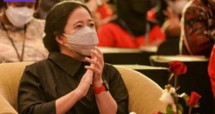 Ketua DPR RI Dr.(H.C) Puan Maharani mengawali rangkaian kunjungan kerjanya di masa reses mendatangi acara Bimbingan Teknis Pemasaran Ekonomi Kreatif untuk Mahasiswa penerima KIP Kuliah di The Sunan Hotel, Solo, Selasa (26/4/2022). Foto : ist