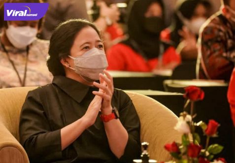 Ketua DPR RI Dr.(H.C) Puan Maharani mengawali rangkaian kunjungan kerjanya di masa reses mendatangi acara Bimbingan Teknis Pemasaran Ekonomi Kreatif untuk Mahasiswa penerima KIP Kuliah di The Sunan Hotel, Solo, Selasa (26/4/2022). Foto : ist