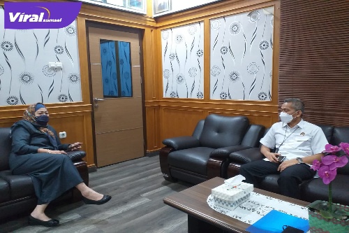 Kepala Cabang PT Jasa Raharja Abdul Haris saat berkunjung ke BAPENDA Provinsi Sumsel. Foto : Viralsumsel