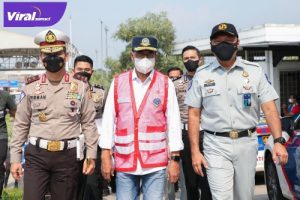 Direktur PT Jasa Raharja Rivan Purwantono saat Mendampingi Kemhub Budi Karya Sumadi. Foto : Viralsumsel