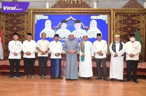 Gubernur Sumsel H Herman Deru menutup pengajian dan safari Ramadhan 1443 Hijriyah di Griya Agung Palembang, Selasa (26/4/2022) malam. Foto : viralsumsel.com/jun