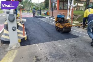 Pupuk Kaltim mengaplikasikan Green Asphalt untuk perawatan jalan di area perusahaan. Foto : Viralsumsel/Nto
