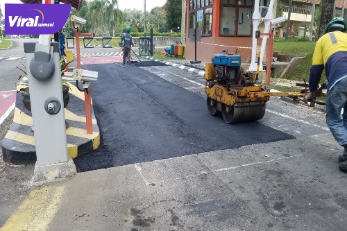 Pupuk Kaltim mengaplikasikan Green Asphalt untuk perawatan jalan di area perusahaan. Foto : Viralsumsel/Nto