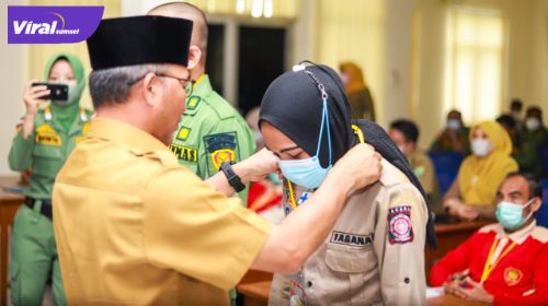 Sekretaris Daerah Muba Drs H Apriyadi MSi, buka pelatihan linmas, Selasa (10/5/2022) di Gambo Hotel and Residence. Foto : viralsumsel.com/dev