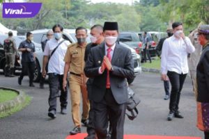 Wali Kota Palembang, H Harnojoyo menghadiri Rapat Paripurna Istimewa DPRD Sumsel dalam rangka hari jadi Sumsel ke -76 di Dining Hall JSC, Selasa, (17/5/2022). Foto : viralsumsel.com/nto