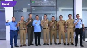 Setda Pemkot Prabumulih Elman, ST terima kunker Kadiv Keimigrasian Kanwil Kemenhumkam Sumsel, Herdaus, SH dalam rangka meninjau langsung persiapan kantor UKK Prabumulih, Selasa (17/5/2022). Foto : viralsumsel.com/mal