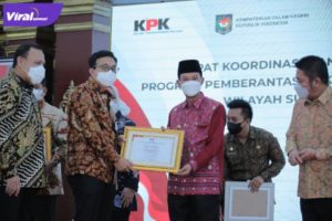 Walikota Palembang Harnojoyo dalam rapat koordinasi program pemberantasan korupsi terintegrasi 2022 bersama KPK RI di Griya Agung Palembang, Kamis 19 Mei 2022. Foto : viralsumsel.com/nto