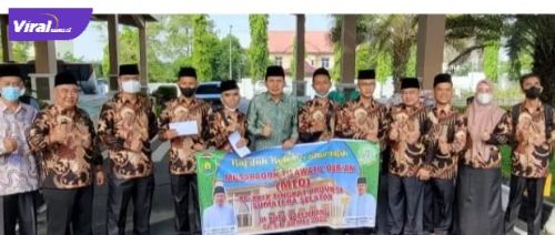 Walikota Prabumulih Ir H Ridho Yahya MM melepas keberangkatan enam qori di Pendopoan Rumah Dinas, Minggu (22/5/2022). Foto : viralsumsel.com/mal Walikota Prabumulih Ir H Ridho Yahya MM melepas keberangkatan enam qori di Pendopoan Rumah Dinas, Minggu (22/5/2022). Foto : viralsumsel.com/mal