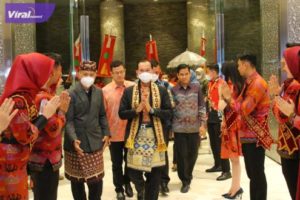 Walikota Palembang, H. Harnojoyo bersama puluhan Walikota di Indonesia hadiri syukuran HUT Apeksi ke-22 di Ballroom Hotel Novotel, Bandar Lampung, Jumat (27/5/2022) malam. Foto : viralsumsel.com/mal