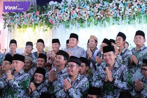 Gubernur Sumsel H. Herman Deru menghadiri pelantikan PCNU Kecamatan Ujan Mas, Kabupaten Muara Enim, Minggu (29/5/2022) siang. Foto : viralsumsel.com/win