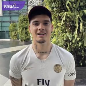 Shayne Pattynama mendarat di Jakarta pada Senin (30/5/2022) siang. Foto : pssi