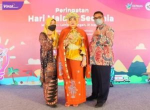 Foto bersama Sekda PALI (tengah) dengan Plt. Kadinkes PALI (kanan) dan Direktur RSUD Talang Ubi (kiri). Foto : ist