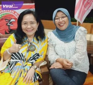 Ketua Pimda PKN Sumsel Hj Lucianty bersama adik dari Susno Duadji, Sinjarwati Duadji. Foto : viralsumsel.com/ion