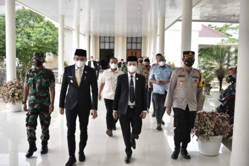 Bupati Ogan Ilir Panca Wijaya Akbar S.H hadiri Rapat Paripurna VI DPRD Kabupaten Ogan Ilir Tahun Sidang 2022. Foto : viralsumsel.com/jun