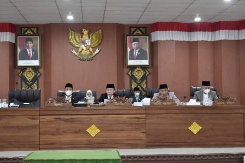 Pimpinan Rapat Paripurna VI DPRD Kabupaten Ogan Ilir Tahun Sidang 2022. Foto : viralsumsel.com/jun 