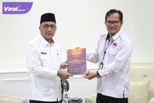Pj Bupati Musi Banyuasin H Apriyadi menerima audiensi dari Jajaran Komisi Pemilihan Umum (KPU) Kabupaten Musi Banyuasin, Rabu (15/6/2022) di Ruang Audiensi Bupati. Foto : viralsumsel.com/dev