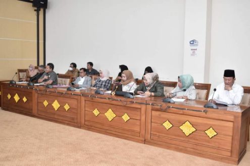  Suasana Bamus DPRD Kabupaten Ogan Ilir melaksanakan rapat di Sekretariat DPRD Kabupaten Ogan Ilirm, Senin, 4 April 2022. Foto : viralsumsel.com/jun