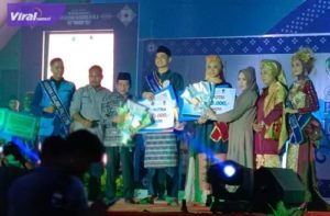 Toghsya Dhaneswara Patya dan Yunianti terpilih menjadi Bujang dan Gadis PALI tahun 2022 di Gedung Pesos, kecamatan Talang Ubi, kabupaten PALI, Sabtu (18/6/2022) malam. Foto : viralsumsel.com/eko
