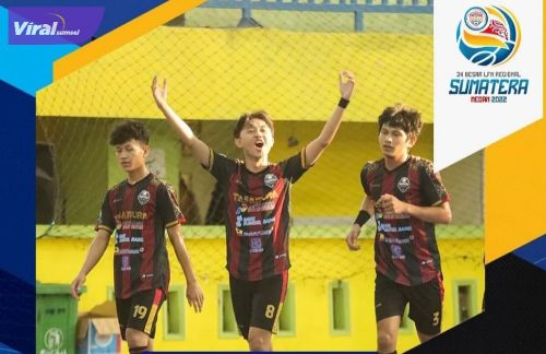 Para pemain Tasamura selebrasi usai cetak gol di ajang LFC 2020 Regional Sumatera. Foto : viralsumsel.com/ril