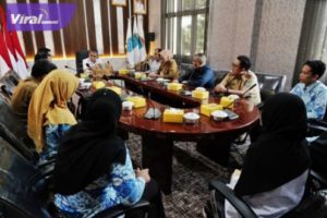 Wakil Bupati Ogan Ilir H. Ardani S.H., M.H. saat terima audiensi IGI Ogan Ilir di Ruang Rapat Wakil Bupati Ogan Ilir KPT Tanjung Senai, Selasa (21/06/2022). Foto : viralsumsel.com/jun