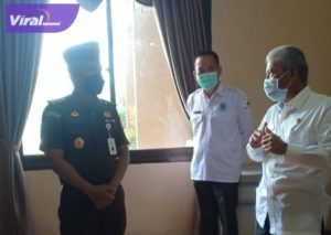 Kajari OKI, Abdi Reza Fachlewi Junus MH bersama Bupati OKI Iskandar SE meresmikan Rumah Restorative Justice di Desa Mulyaguna Kecamatan Teluk Gelam, Kamis (23/6/2022). Foto : viralsumsel.com/fir
