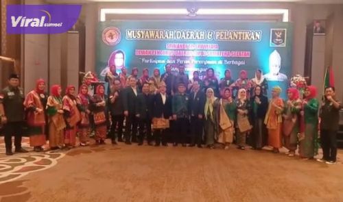 Pengurus Srikandi TP Sriwijaya Sumsel dikukuhkan sekaligus pembukaan musda, di Hotel Excelton, Palembang, Sabtu (25/6/2022). Foto : viralsusel.com/ril