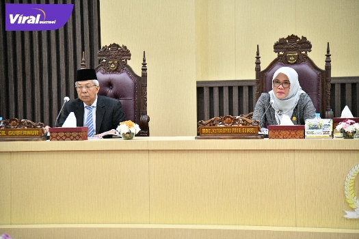 Rapat Paripurna ke-LI (51) dipimpin oleh Wakil Ketua DPRD Prov. Sumsel; Kartika Sandra Desi, SH dihadiri oleh Wakil Gubernur Prov. Sumsel Ir. H. Mawardi Yahya, Jum’at (17/6/2022). Foto : viralsumsel.com/ril