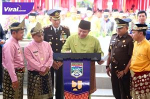 Gubernur Sumsel H Herman Deru saat meresmikan Kantor Bupati Muratara, Senin (20/6/2022). Foto : viralsumsel.com/win