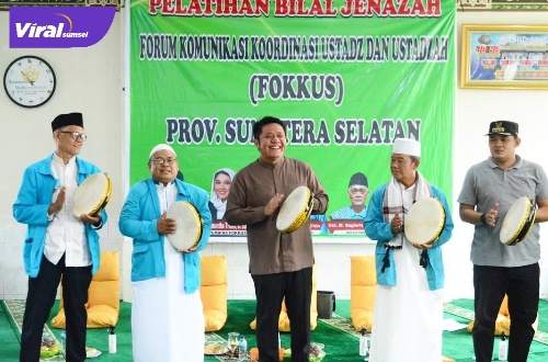Gubernur Sumsel H Herman Deru saat hadir Pelatihan Bilal Jenazah di Masjid Al-Amani Jalan Cempaka Bukit Kecil Palembang, Minggu (26/6/2022). Foto : viralsumsel.com/win