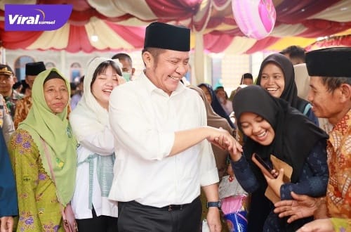 Gubernur Sumsel H. Herman Deru saat Kunker ke Desa Sumber Ayu untuk menghadiri Tabligh Akbar sekaligus peresmian Masjid Jami'atul Muslimin, Minggu (12/6/2022) siang. Foto : viralsumsel.com/win