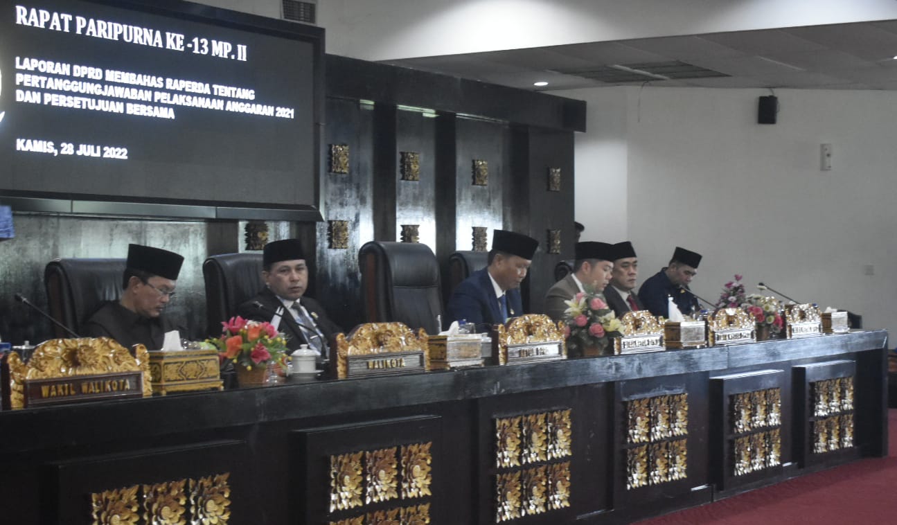 Para Pimpinan Sidang Paripurna DPRD Kota Palembang MP II Tahun 2022