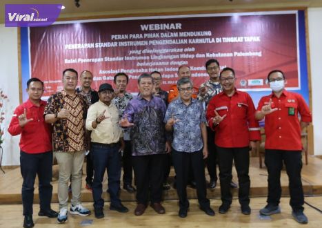 Perwakilan BPSILHK Palembang, Asosiasi Pengusaha Hutan Indonesia Komda Sumsel dan GAPKI serta JMSI Provinsi Sumsel, usai diskusi dengan tema “Peran para pihak dalam mendukung penerapan standar instrumen pengendalian Karhutla di tingkat tapak”, Jumat (1/7/2022). Foto : viralsumsel.com/ril