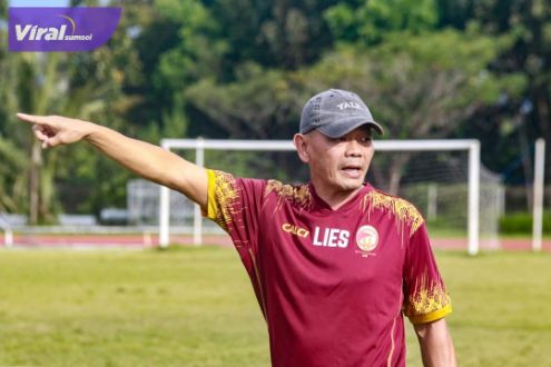 Liestiadi pelatih kepala Sriwijaya FC. Foto : viralsumsel.com/ion