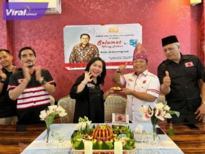 Ketua Umum Pimda PKN Provinsi Sumsel Hj Lucianty, Sekretaris Umum H Syaiful Islam, Bendaraha Fakruddin, beserta petinggi partai lainnya rayakan Ulang Tahun Anas Urbaningrum ke-53. Foto : viralsumsel.com/ion