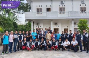 Peserta pelatihan pelatih dan wasit bola basket se-Kabupaten PALI pose bersama, Sabtu (16/7/2022). Foto : viralsumsel.com/eko