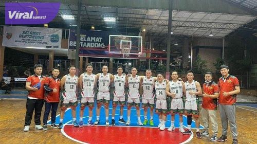 Tim Basket Notaris atau PPAT usai mengalahkan Tim Basket Kemenkumham Sumsel dengan skor 53-46 dalam kejuaraan Sriwijaya Basketball Competition Turnamen Basket antar instansi se-Sumatera Selatan. Foto : viralsumsel.com/ril